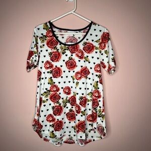 NWT LuLaRoe Morgan Red Rose and Black Heart Short Sleeve Top